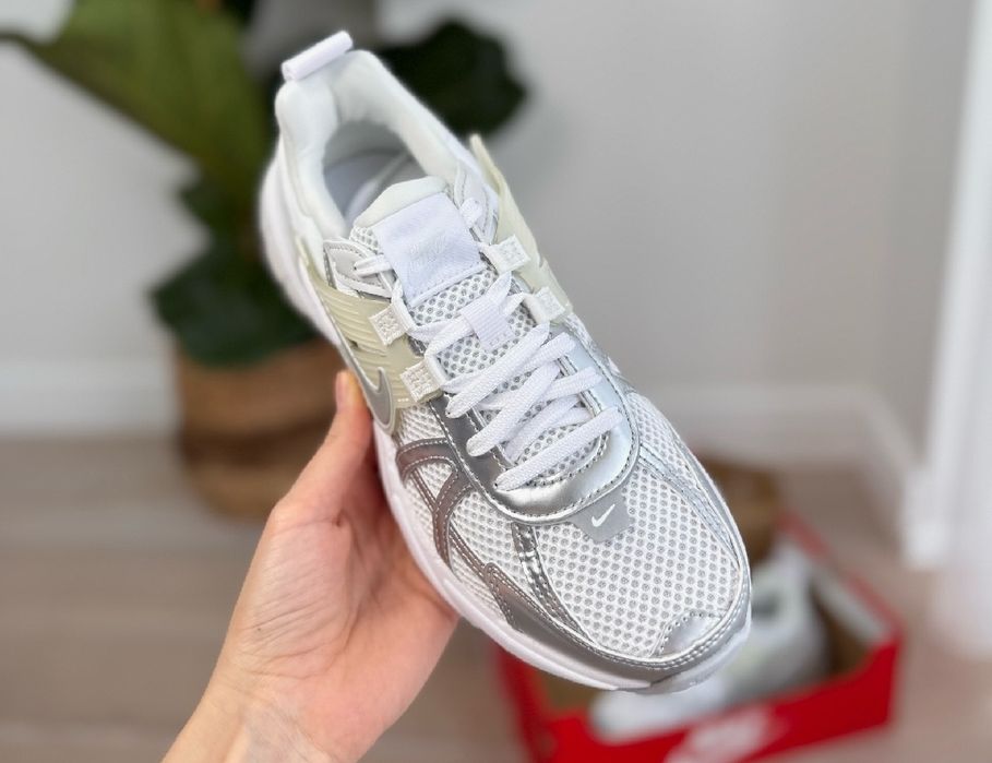 Топові кросівки Nike V2K run Оригінал ( 36.5, 37.5, 38, 39, 40 рр. )