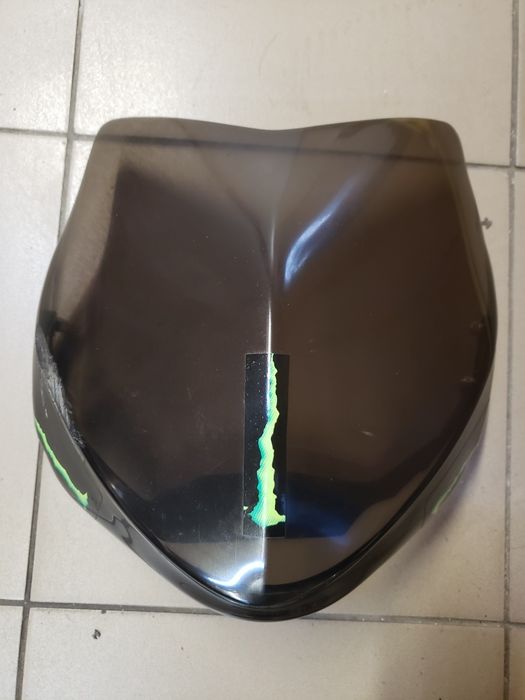 Вітрові скла для скутерів Piaggio,Aprilia,Malaguti, Honda.кріплення.