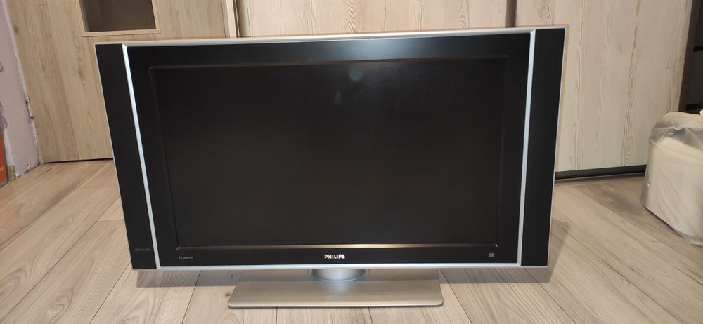 Telewizor Philips 32 cale + Pilot