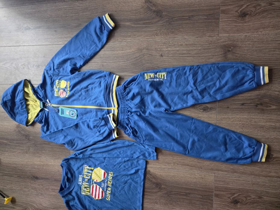 Dres 104/110 Niebieski Księżyc NOWY