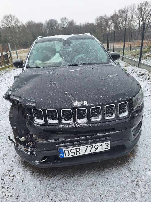 Jeep Compass uszkodzony