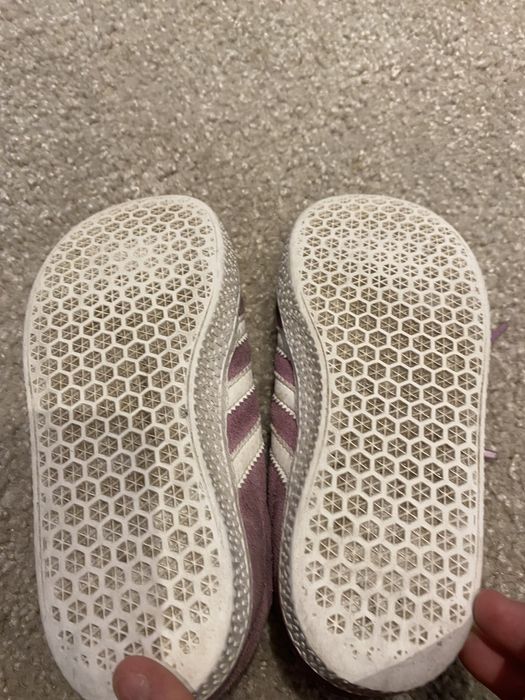 Sapatilhas Adidas Gazelle rosa tam 27