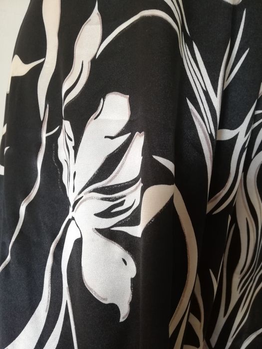 Elegancka sukienka 44 atłasowa