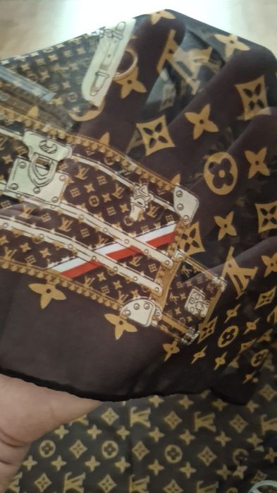 Платок і шарф Louis Vuitton