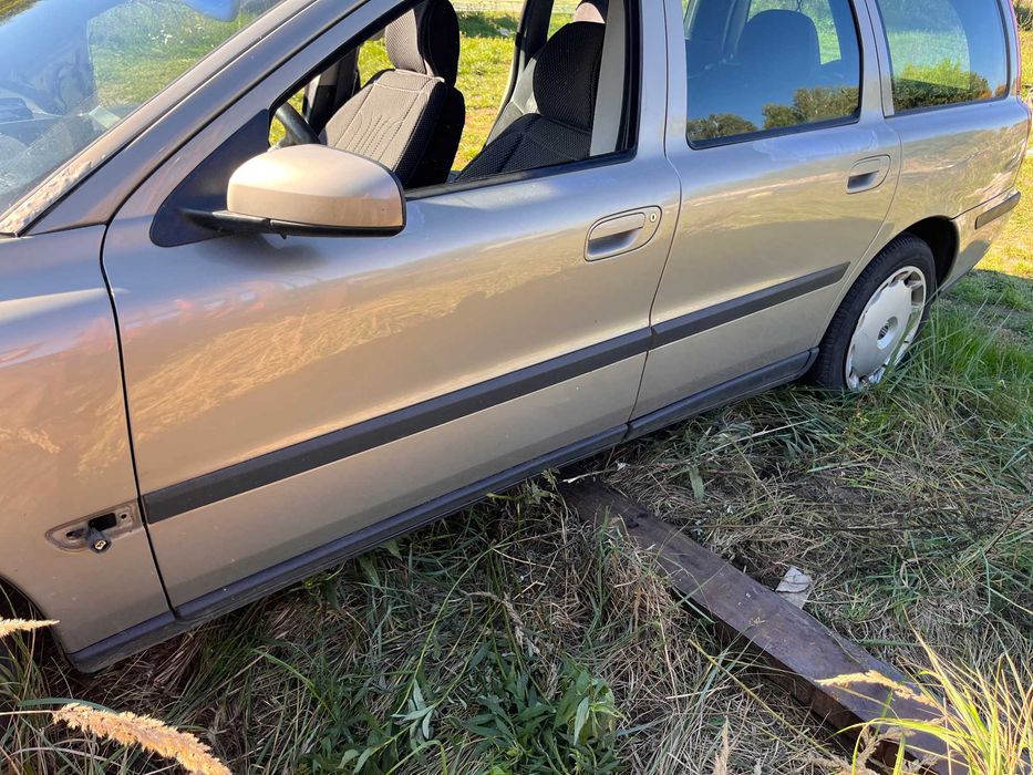 Volvo v70 s60 xc70 drzwi maska przednie prawe lewe tyl tylne 446-46