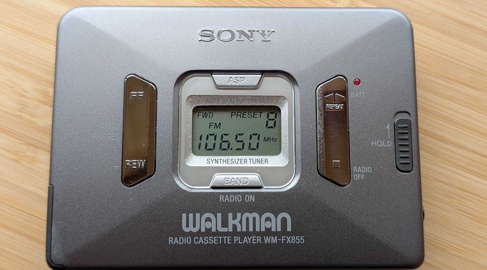 Касетний плеєр Sony Walkman WM-FX 855. Практичний та симпатичний