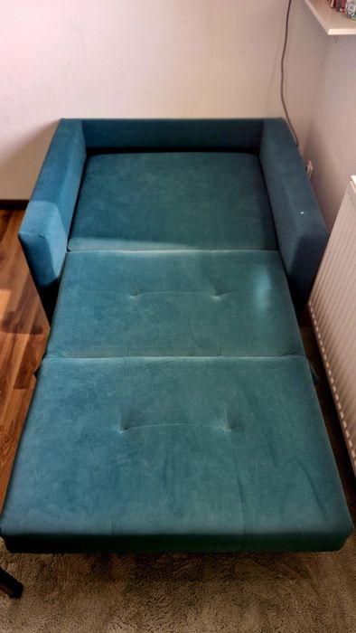 Mała, rozkładana sofa