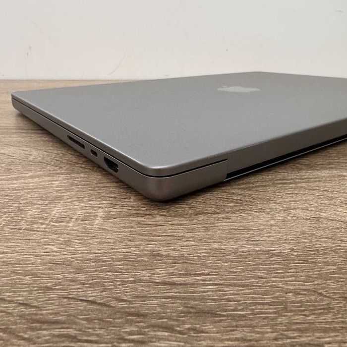 MacBook Pro 16" 2021 M1 Pro / 32Gb DDR5 / SSD 512Gb (код: M1128)