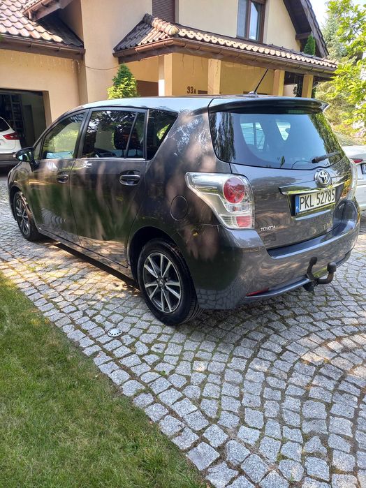 Toyota Verso, niski przebieg, super stan, 7 osobowa