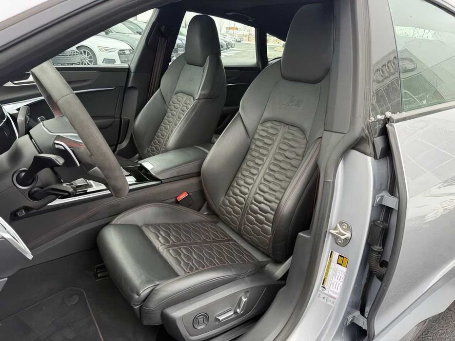 Audi RS 7 quattro      2022