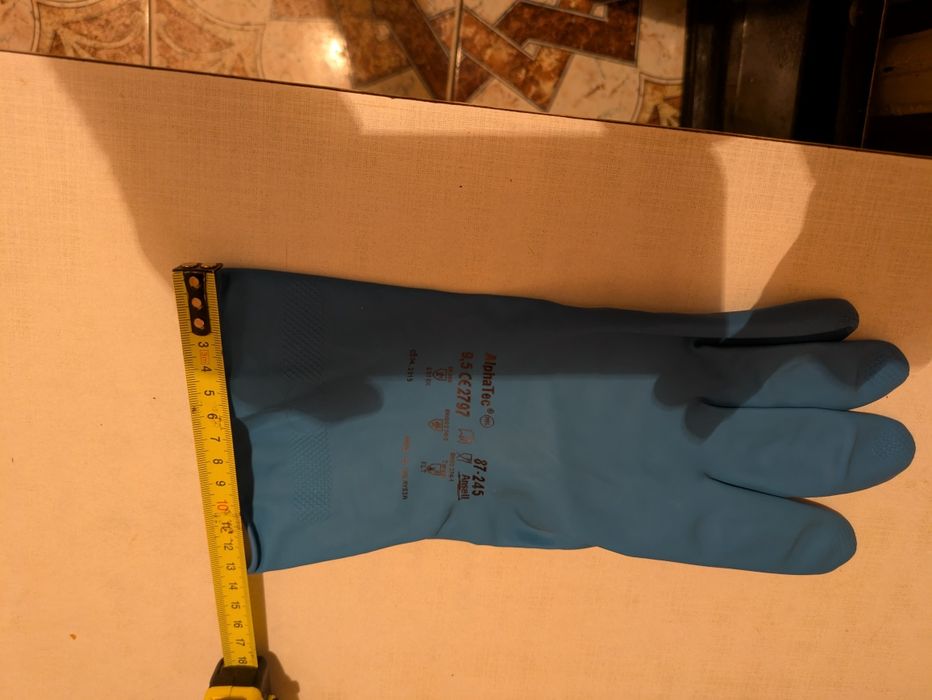 Латексные химически стойкие перчатки (AlphaTec] 9разм.