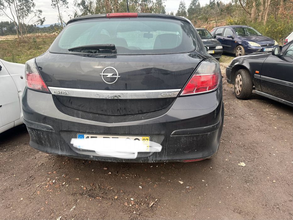 Tampa da mala Opel Astra H GTC ANO 2008
