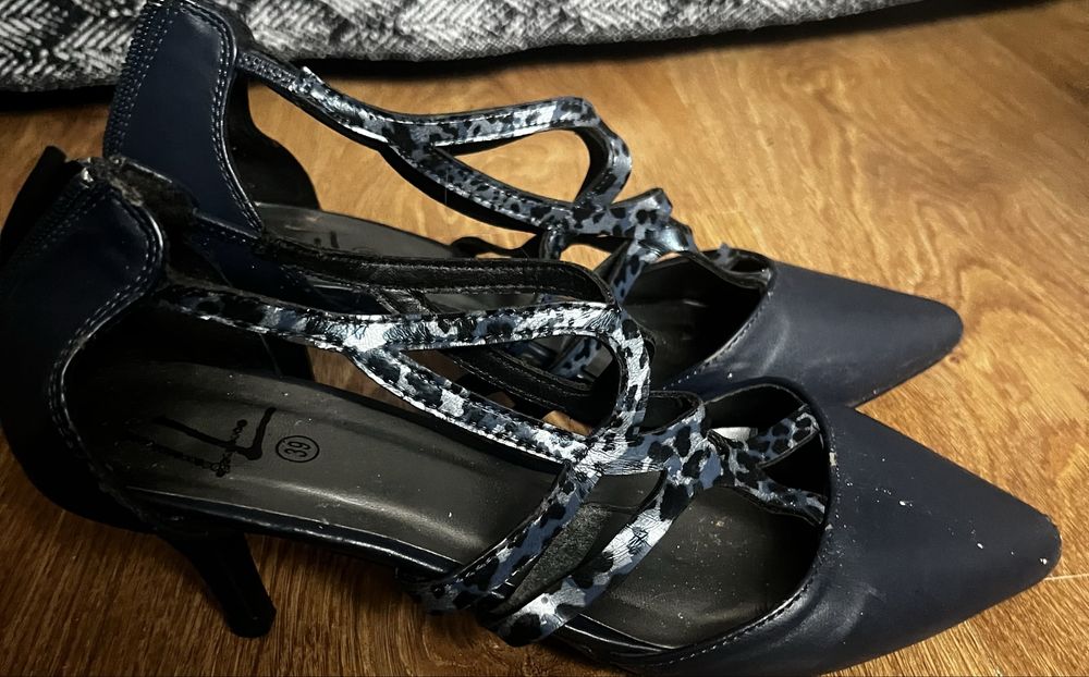 Віддам туфлі 39 розміру