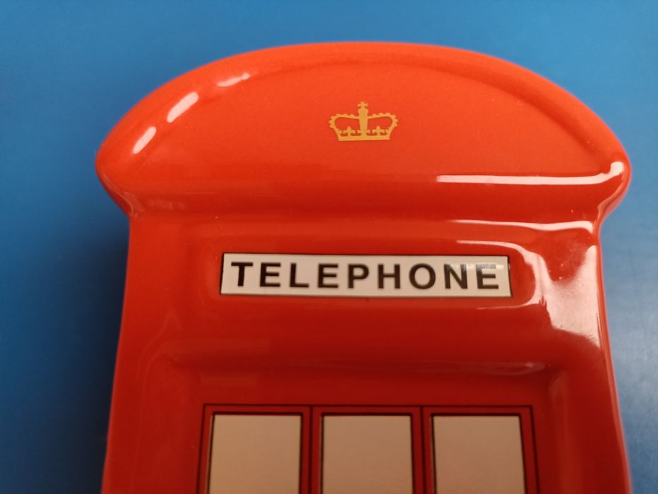 Mealheiro Cabine telefonica inglesa em cerâmica pintada