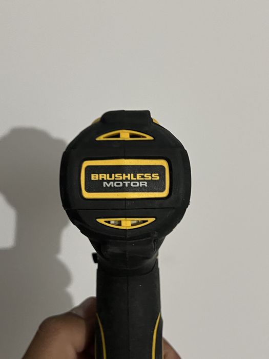 Berbequim DeWalt novo