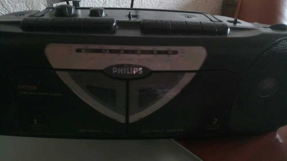 Магнитофон Philips