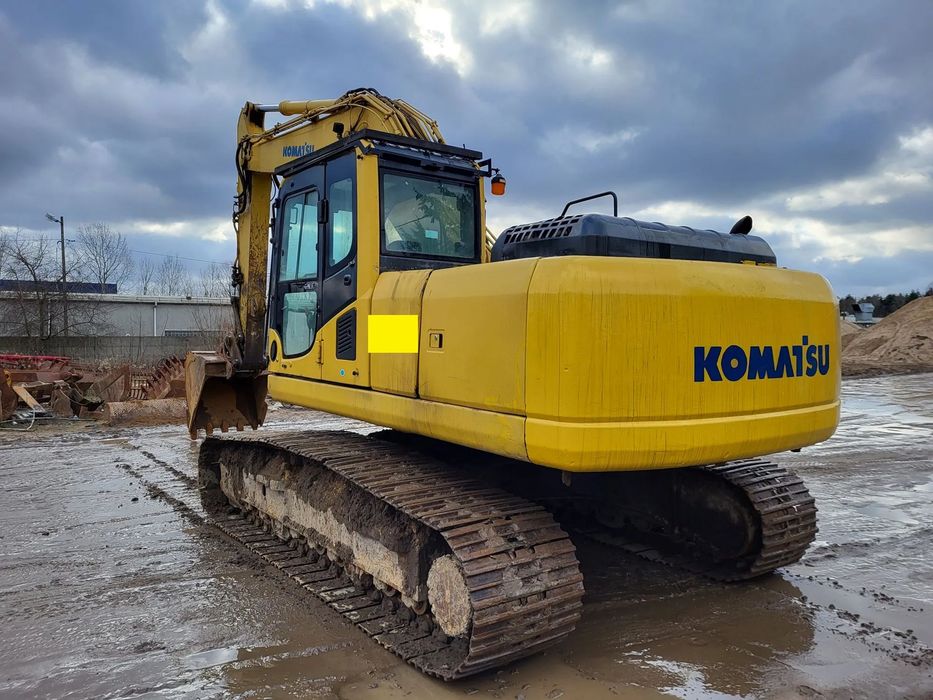 Komatsu 210-LC8