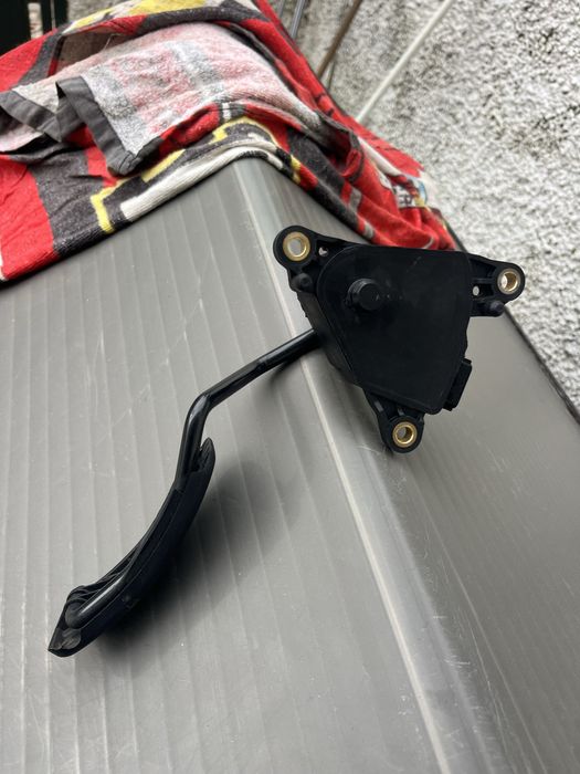 Pedal acelerador renault
