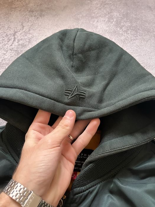 Дутий Бомбер від Alpha Industries Casual