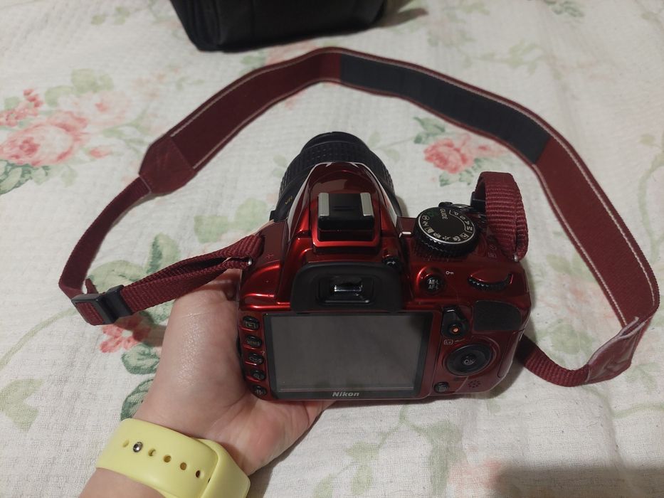 Nikon D3100 AF-S DX NIKKOR 18-55mm f/3,5-5,6G VR — ідеальний стан