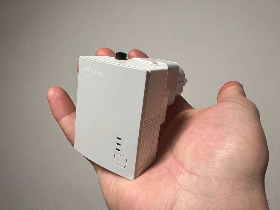 ПРОДАЮ: Powerline Адаптер - TP-Link AV600 TL-PA4010