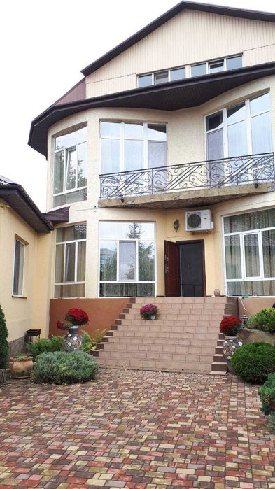 Продам  дом с бассейном вблизи моря  Аркадия ул. Посмитного