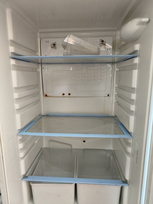 Холодильник  Indesit