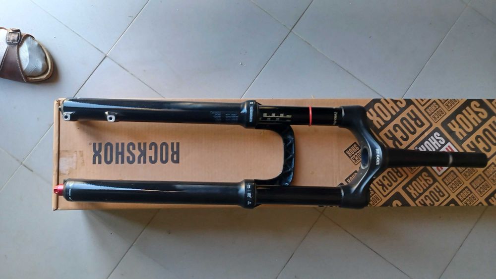 Suspensão Rockshox yari 160mm