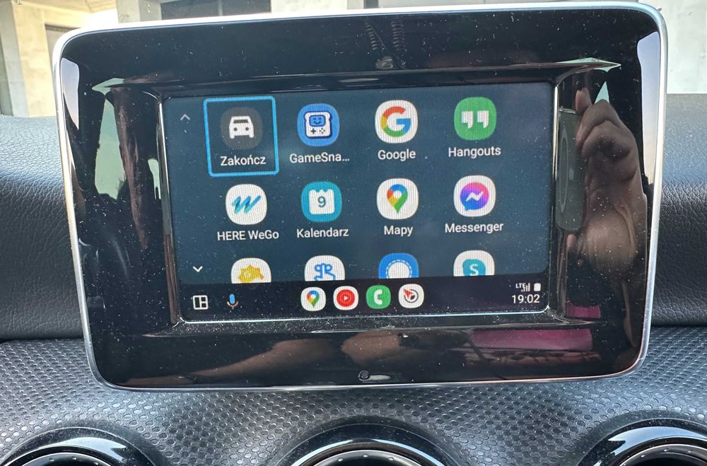 Mercedes B CLA GLA Becker box Carplay Android Audo Youtube Google Mapa