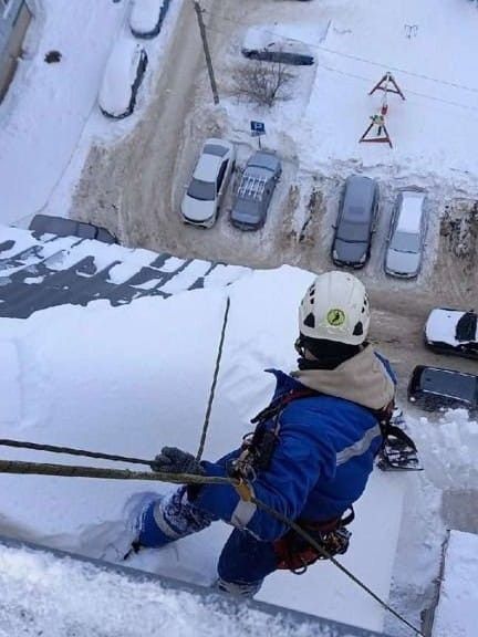 Клининг на высоте фасады высотники  уборка снега чистка солнечных бата