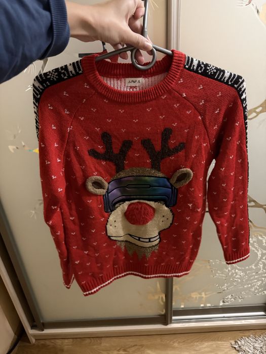 Новорічний светр з оленем. Новогодний свитер 9-10 років
