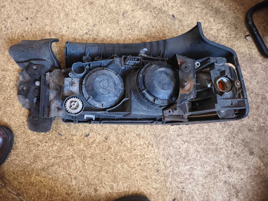 Фара Права Рено Преміум в сборі