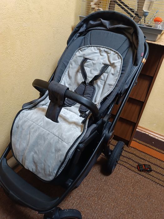 Продам коляску Carrello Epica 2 в 1