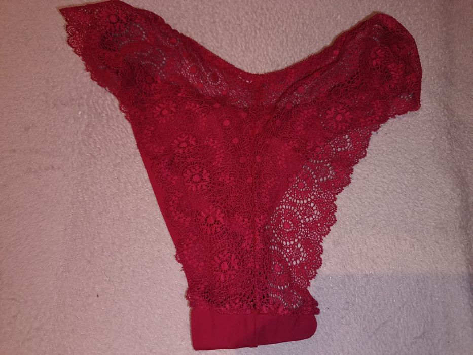 Cztery pary majtek damskich