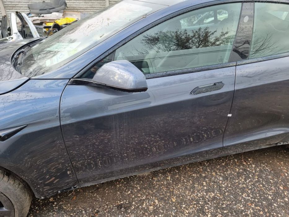 Продам двері на Tesla Model S
