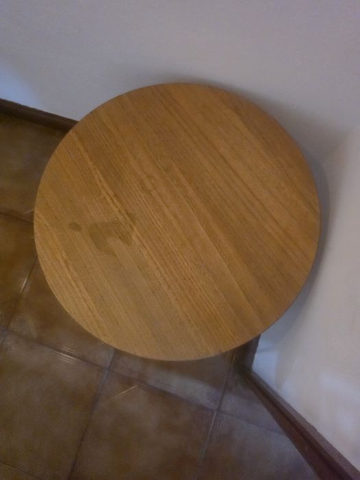 Mesa de apoio baixa