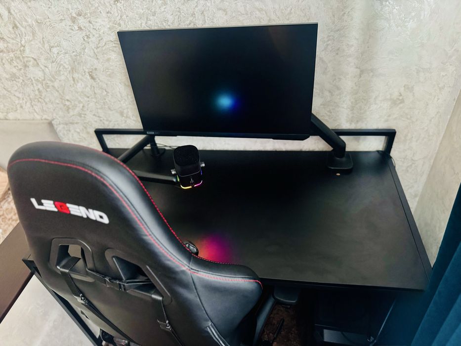 Стіл компʼютерний/письмовий