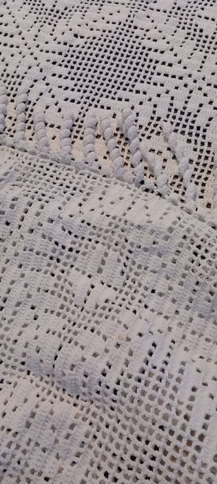 Selling Hand-Crocheted Bedspread64862739355650121
