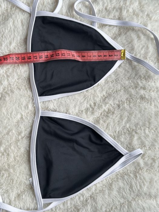 купальник черный и розовый с белой оконтовкой