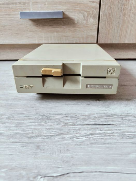 Commodore 1541 - II Disk Drive - stacja dysków. Sprawna i przetestowana.
