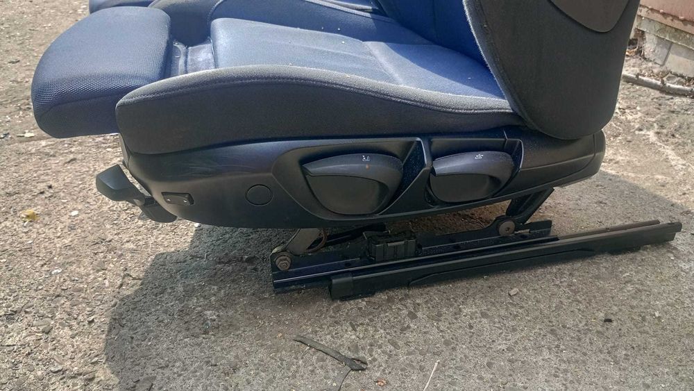 Fotele kanapa boczki BMW E81