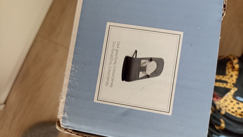 Bujaczek BabyBjörn z zabawką