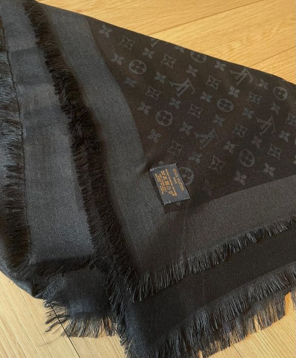 Szal Louis Vuitton.