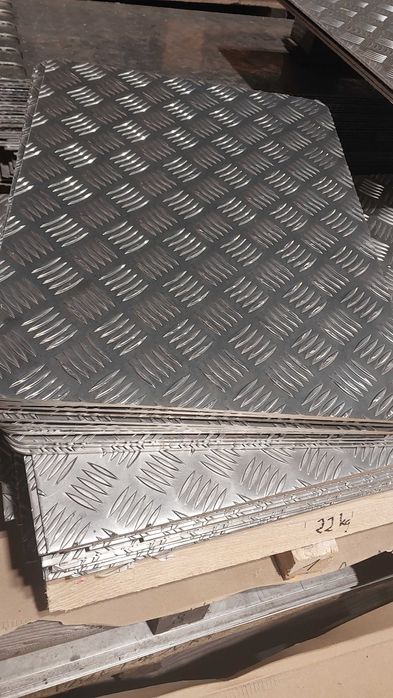 Blacha ryflowana, formatka aluminiowa, aluminium 4,0x390x520mm, BYTOM