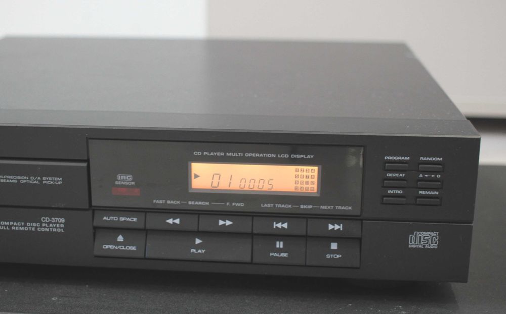 CD плеер Lenco CD 3709