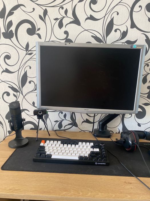 Ігровий Компʼютер (монітор) та всі інші девайси