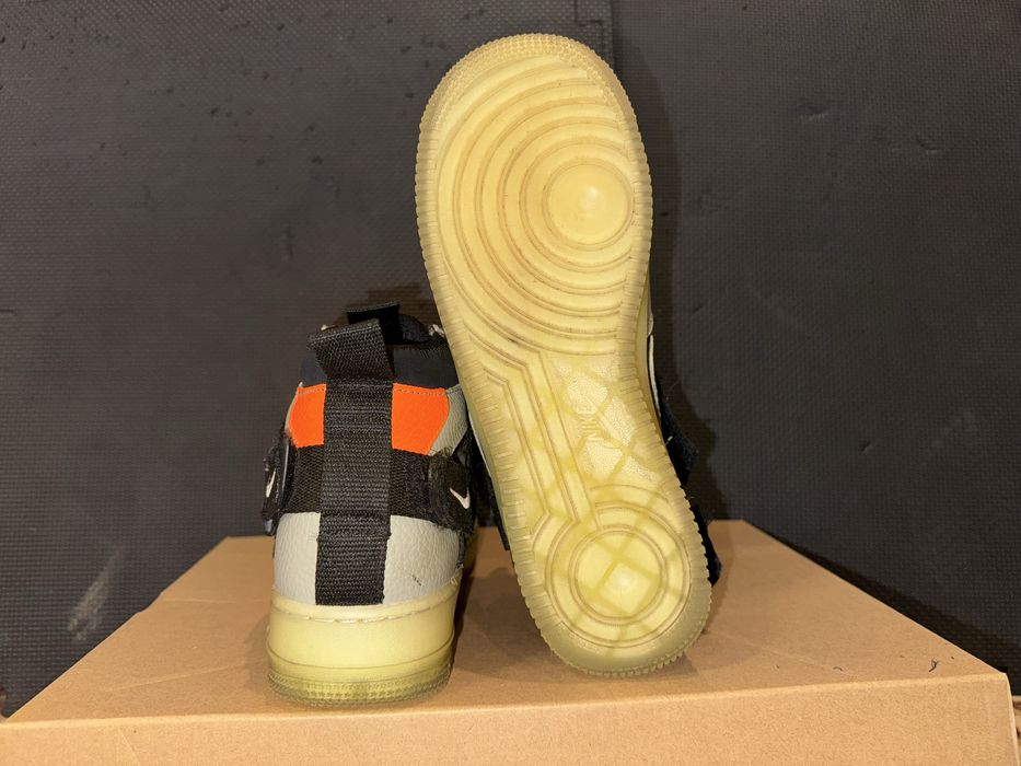 Кросівки чоловічі Nike Air Force 1 Utility Mid Spruc чорні бежеві 41р