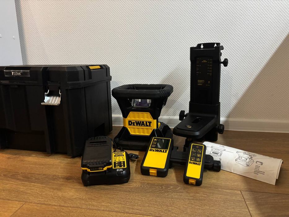 Ротаційний лазерний рівень DeWALT DCE079G
