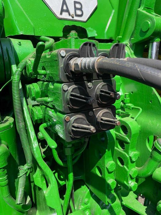 Трактор John Deere 8200 220 Кс