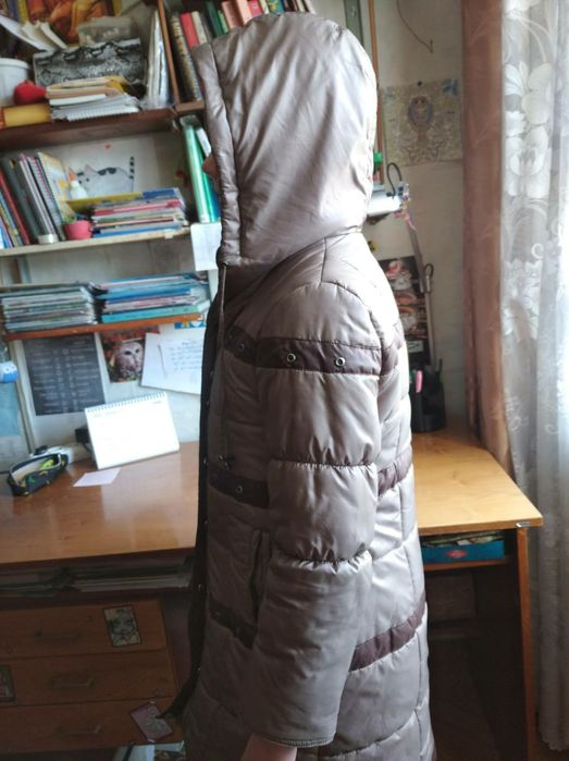 Курточка весна-осень , на синтепоне, лёгкая, теплая,отличное состояние